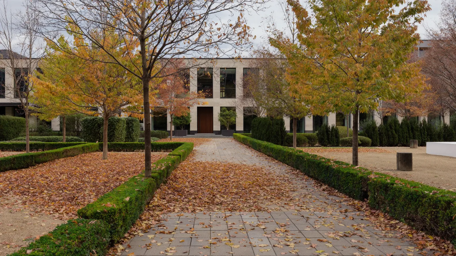 Herbst-Gartenpflege in Berlin: Grundstücke vorbereiten